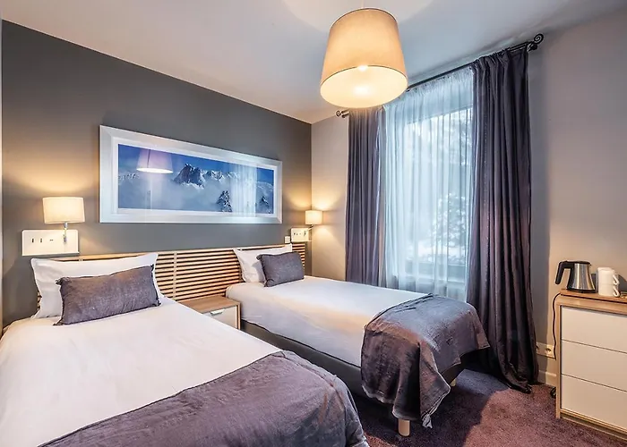 Eden Hotel, And Les Praz