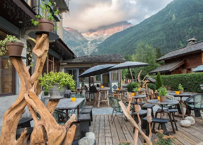 Eden Hotel, And Les Praz Otel