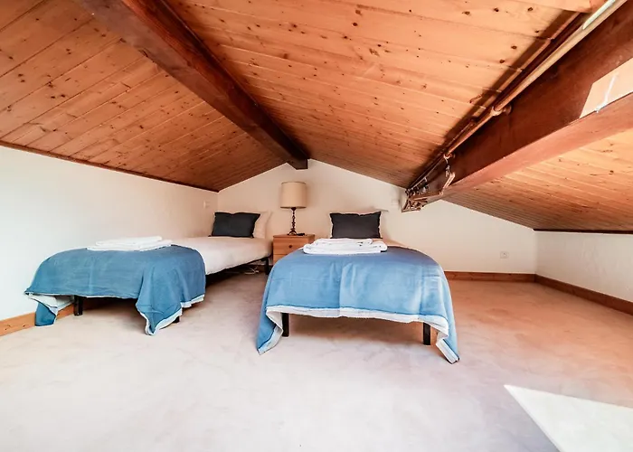 Eden Hotel, And Les Praz