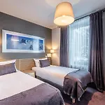Eden Hotel, And Les Praz