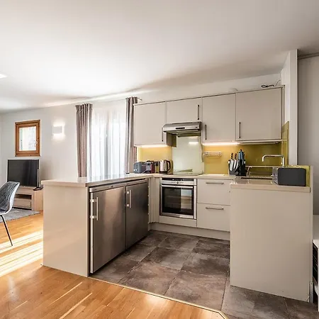 Eden Hotel, And Les Praz 3*