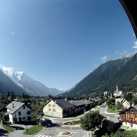 Eden Hotel, And Les Praz Hotell 3*