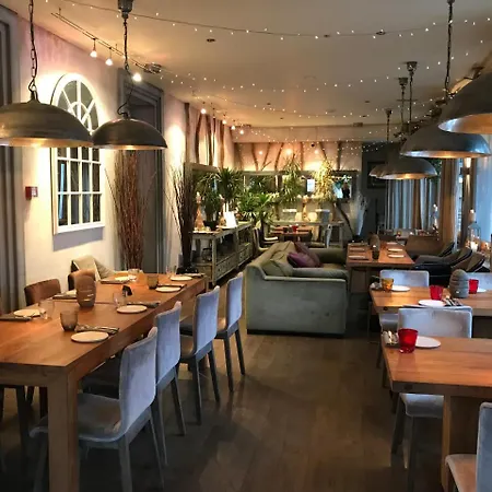 Eden Hotel, And Les Praz فندق شامونكس