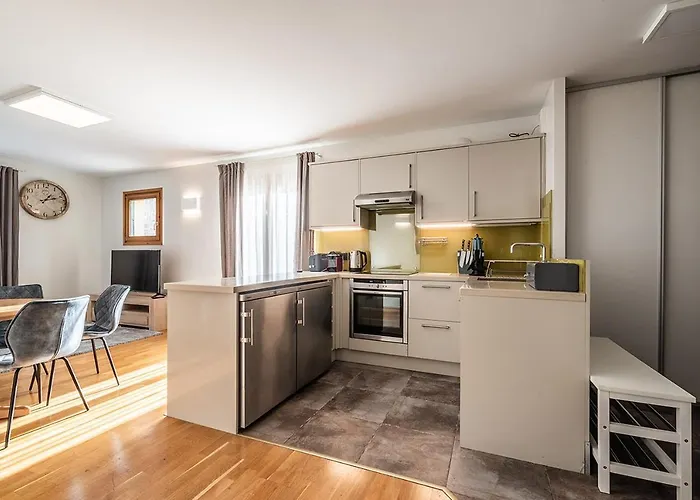 Eden Hotel, And Les Praz 3*