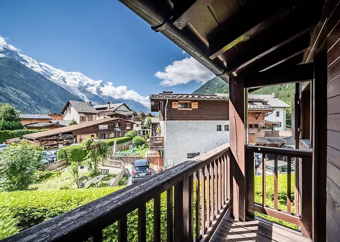 Eden Hotel, And Les Praz Hotel 3*