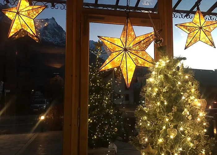 Eden Hotel, And Les Praz 3*