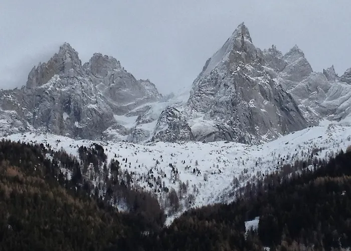 Eden Hotel, And Les Praz 3*