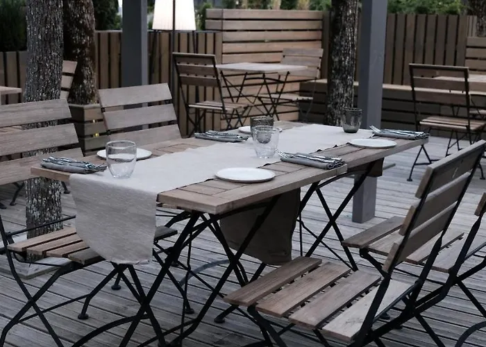 Eden Hotel, And Les Praz Chamonix