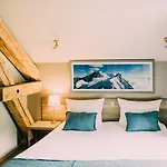 Eden Hotel, And Les Praz 3*