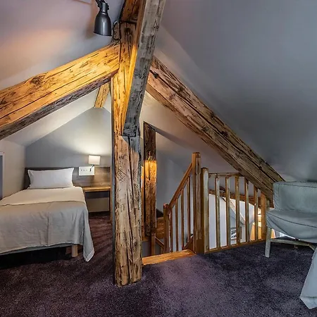 Eden Hotel, And Les Praz 3*