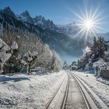 Готель Eden Hotel, And Les Praz Шамоні