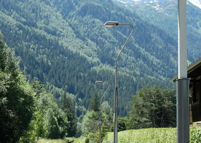 Eden Hotel, And Les Praz Szálloda 3*